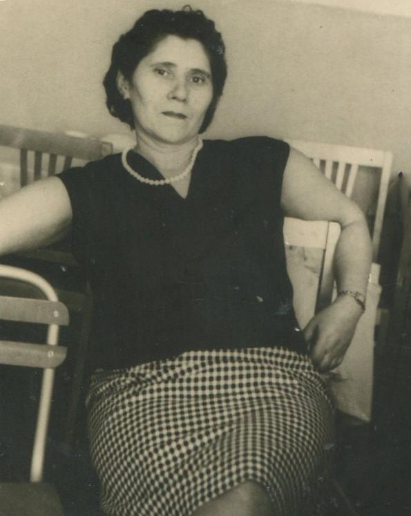 Зарецкая Анна Сергеевна, 04.10.1923 год -24.10.2003 год Участник  Великой Отечественной войны с 1943 года. Фельдшер. Лейтенант медицинской службы. Командир санитарного взвода 15-ой военно-автомобильной дороги 28-ой армии 4-го Украинского фронта. Награжден