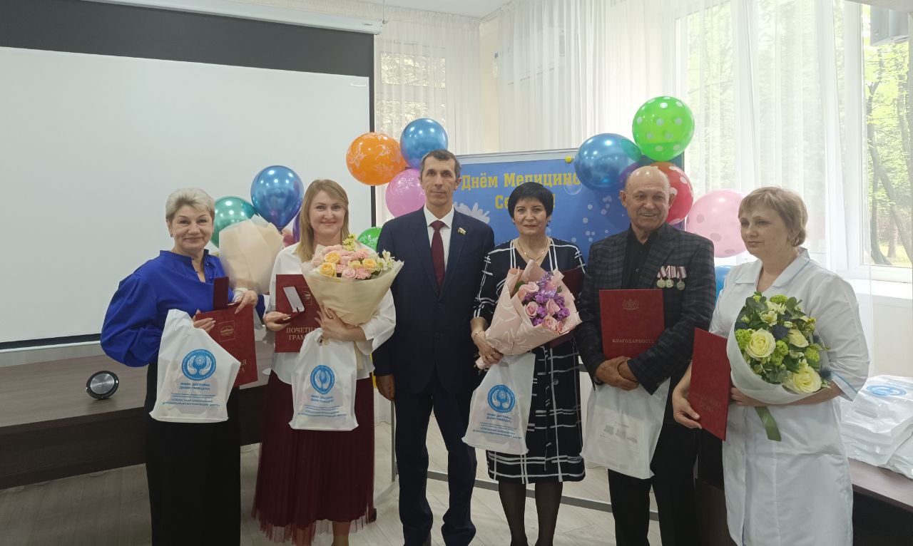 В ОКФЦ прошло торжественное мероприятие в честь праздника – Дня медсестры