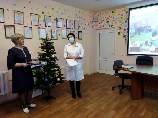 Поздравление главного врача Пироговой Н. Д. с Новым годом 